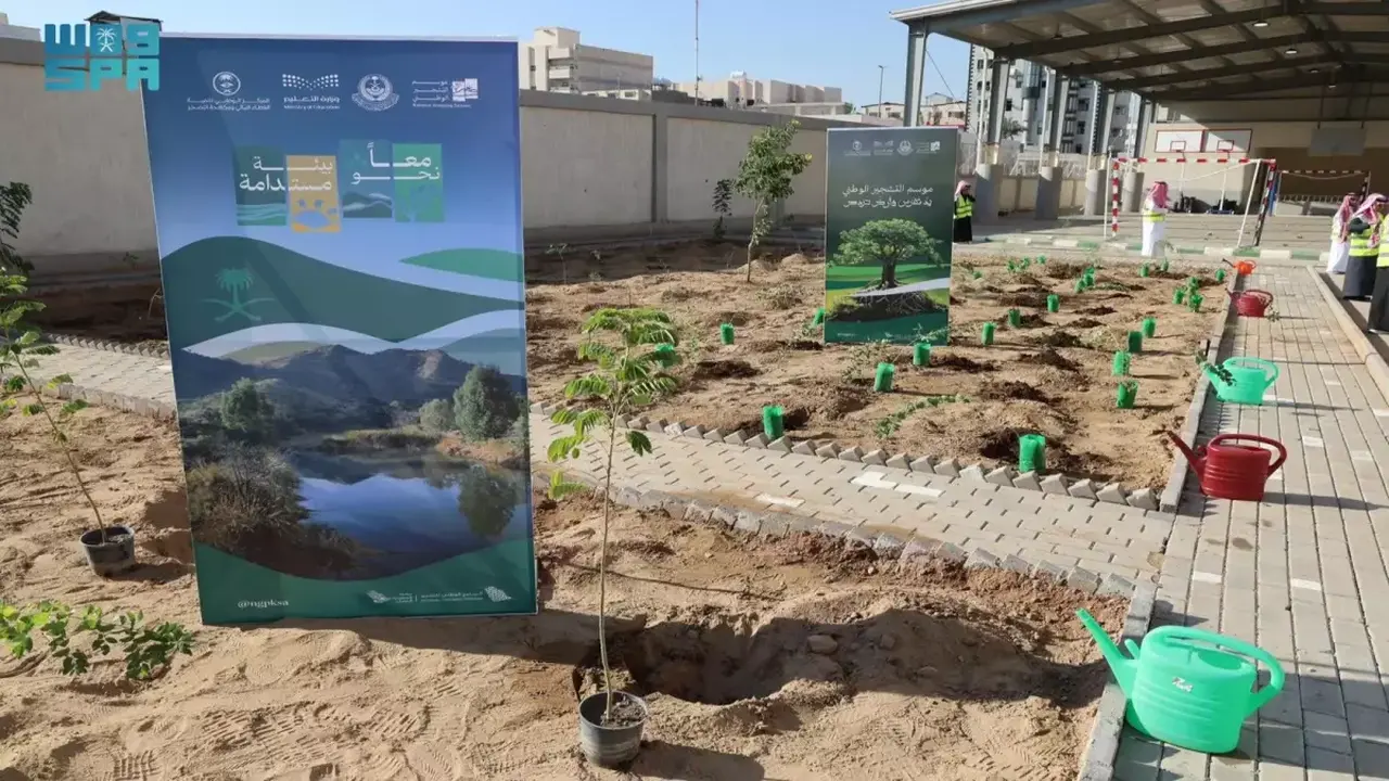 زراعة 200 ألف شجرة في مدارس المدينة المنورة تعزز جودة البيئة التعليمية وتخفف التلوث